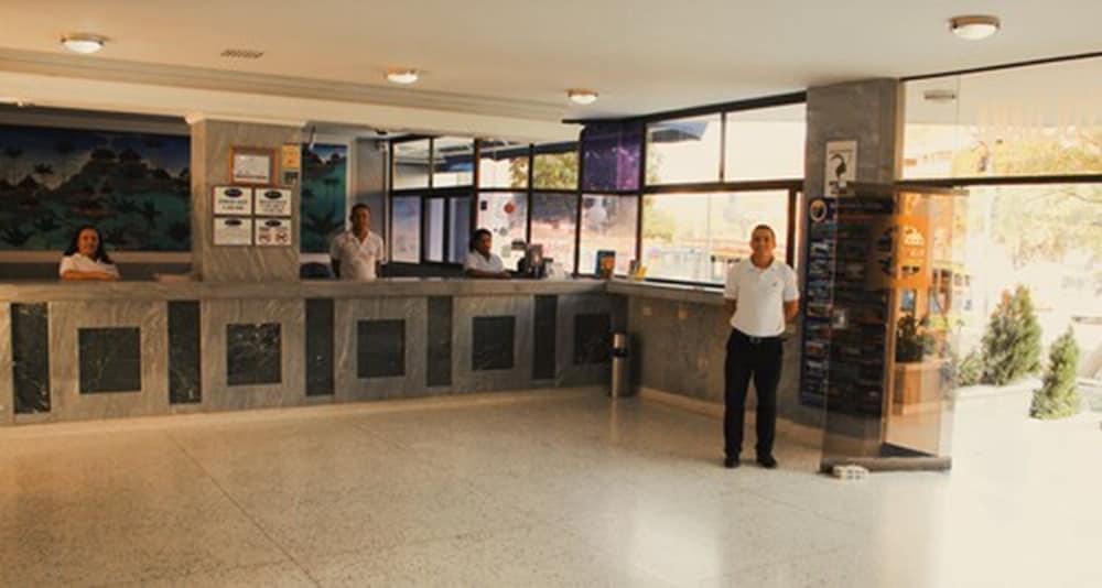 סנטה מרתה Hotel Axis Inn By Geh Suites מראה חיצוני תמונה